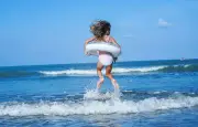 Bikini dès 3 ans : l'inquiétante hypersexualisation des petites filles