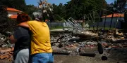 Biscarrosse : l'émotion des habitants face à leurs maisons incendiées