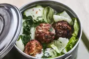 Boulettes aux cacahuètes landaises façon falafels : recette veggie facile
