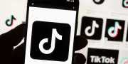 Bruxelles accuse TikTok de ne pas protéger assez les mineurs