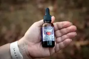 CBD frelaté : la brèche chimique qui inquiète les autorités sanitaires