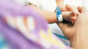 Échange de bébés il y a 38 ans : deux hommes attaquent l'hôpital en justice