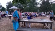 Cinéma en plein air à Montclar : une centaine de spectateurs enchantés