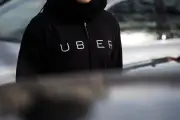 Cinq chauffeurs VTC déposent plainte pour traite d'êtres humains contre Uber