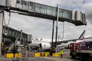 Colère après la mort d'une salariée de l'aéroport de Roissy
