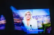 Condamnée, Marine Le Pen choisit de rester candidate : les coulisses
