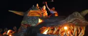 Corso du 14-Juillet à Alès : fantastique et football mêlés