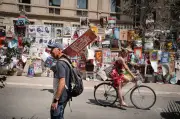 Coupes budgétaires: les artistes peinent à trouver des scènes