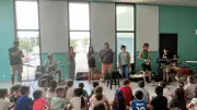 Des musiciens à l'école Simone-Veil pour éveiller les élèves à la musique