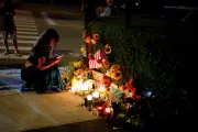 Deux morts et arrestations records : la police migratoire de Trump sévit