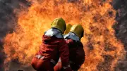 Deux pompiers meurent en combattant un incendie en Gironde