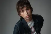 Édouard Bielle : le chanteur qui fait revivre les années 70 sur TikTok