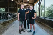 En Bretagne, une ferme d'élevage intensif cherche un modèle plus vertueux