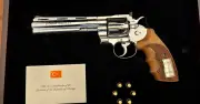 Erdogan offre des revolvers aux dirigeants de l'Otan, surprise générale