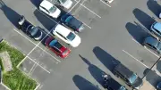 Erreur de peinture : elle gagne son procès pour parking agrandi de 81 cm