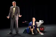 Festival d'Avignon J19 : jeux de scène et cirque en Cour d'honneur