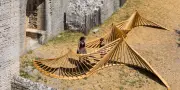 Festival d'Avignon : mikados géants de Johann Le Guillerm dans la nature