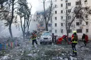 Frappes russes sur Kiev, incendies en France : l'actu du 2 juillet