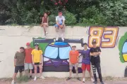 Fresque record de 120 m à Saint-Tropez par des collégiens