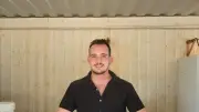 Geoffrey Arod-Lorenzati régale les clients à Bagnols Plage avec pizzas et salades
