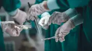 Greffe de rétine : une femme aveugle retrouve la vue, une première mondiale