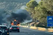 Incendie de véhicule sur l'A8 à Fréjus, trafic perturbé