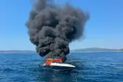 Incendie d'un bateau de 17 mètres près de la plage des Salins à Saint-Tropez