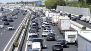 Incendie à Nîmes : l'A9 coupée vers l'Espagne, 50 pompiers mobilisés