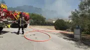 Incendie à Saint-Brès : trois camions de pompiers mobilisés, feu fixé vers midi