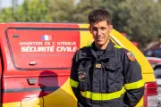 Incendies dans le Var : le difficile travail des « gratteurs » militaires