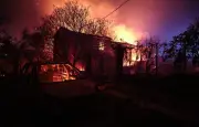 Incendies en France : record de surfaces brûlées, deux pompiers morts