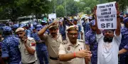 Inde : la police disperse une manifestation contre les fraudes aux examens