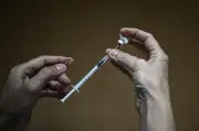 Injections esthétiques illégales : deux morts en France, des risques croissants