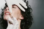 Injections illégales à Lyon : le témoignage choc de Cloé, victime du centre Aunessa
