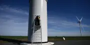 Inquiétude dans le solaire et l'éolien face aux suppressions de postes