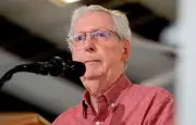 Inquiétudes persistantes sur l'état de santé de Mitch McConnell après son hospitalisation