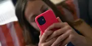 Interdiction des réseaux sociaux aux moins de 15 ans : accord en commission mixte paritaire