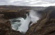 Islande : 3 sites incontournables entre geysers et plages noires