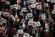 Italie : Meloni fait voter une loi lui offrant un bonus électoral