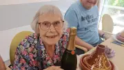Jacqueline Bartelmy fête ses 101 ans à la Résidence Terre Blanche