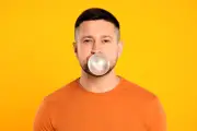 Éjaculation précoce : le chewing-gum pourrait aider à durer plus longtemps