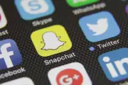 Jaloux maladif, il diffuse une vidéo intime de sa petite amie mineure sur Snapchat