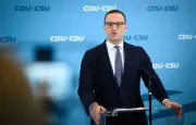 Jens Spahn critiqué pour GPA aux États-Unis, lui qui l'interdisait