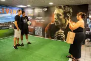 Jonny Wilkinson en dédicace chez Carrefour pour sa boisson kombucha
