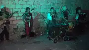 La danse de l'ours clôt le festival de Tharaux en beauté