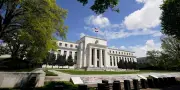 La Fed maintient ses taux sous la pression de Trump