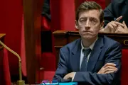 Le ministre refuse de bannir « régime de Vichy » des programmes scolaires