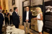 Le prince Albert II visite l'exposition Faune préhistorique à Saint-Raphaël