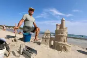 Les secrets d’un bâtisseur de châteaux de sable aux Sablettes