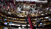 Loi d'urgence agricole adoptée : retour de pesticides interdits et menace de démission